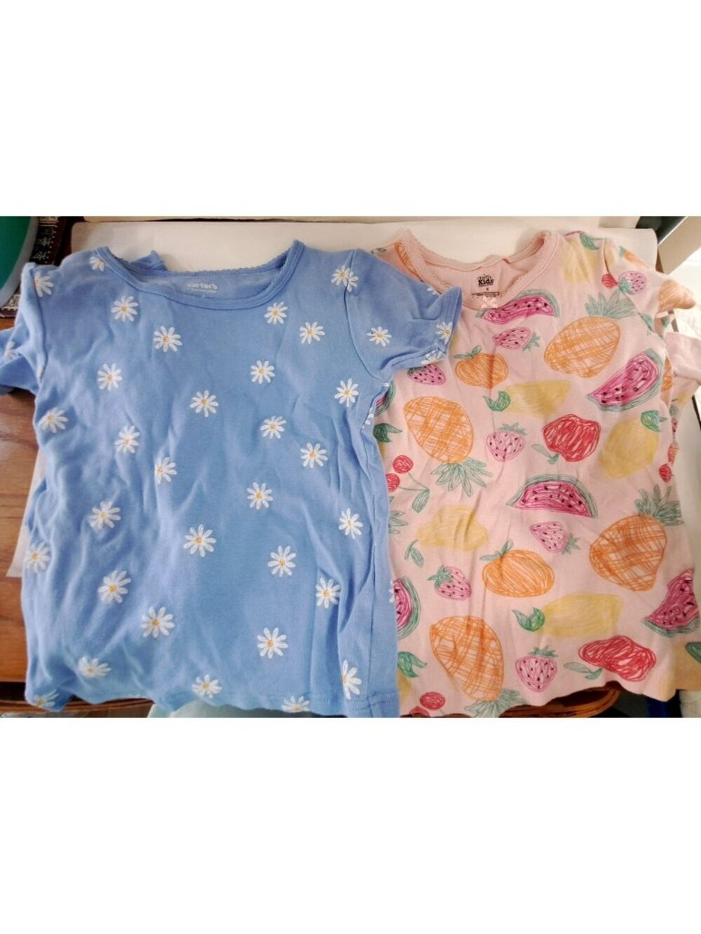 Girl's 6 Lot of Two Multicolor Pajama Sets Short Sleeve Daisies Tropical Fruit